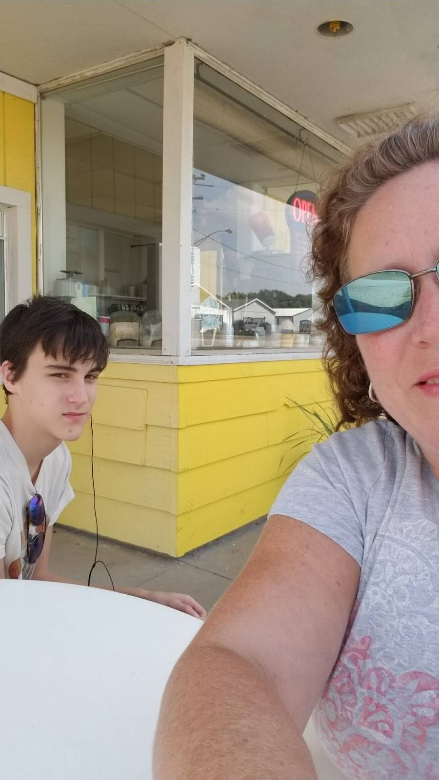 Mama Ts | restaurant | 407 W North St, Walnut, IL 61376, USA | 8153799441 OR +1 815-379-9441