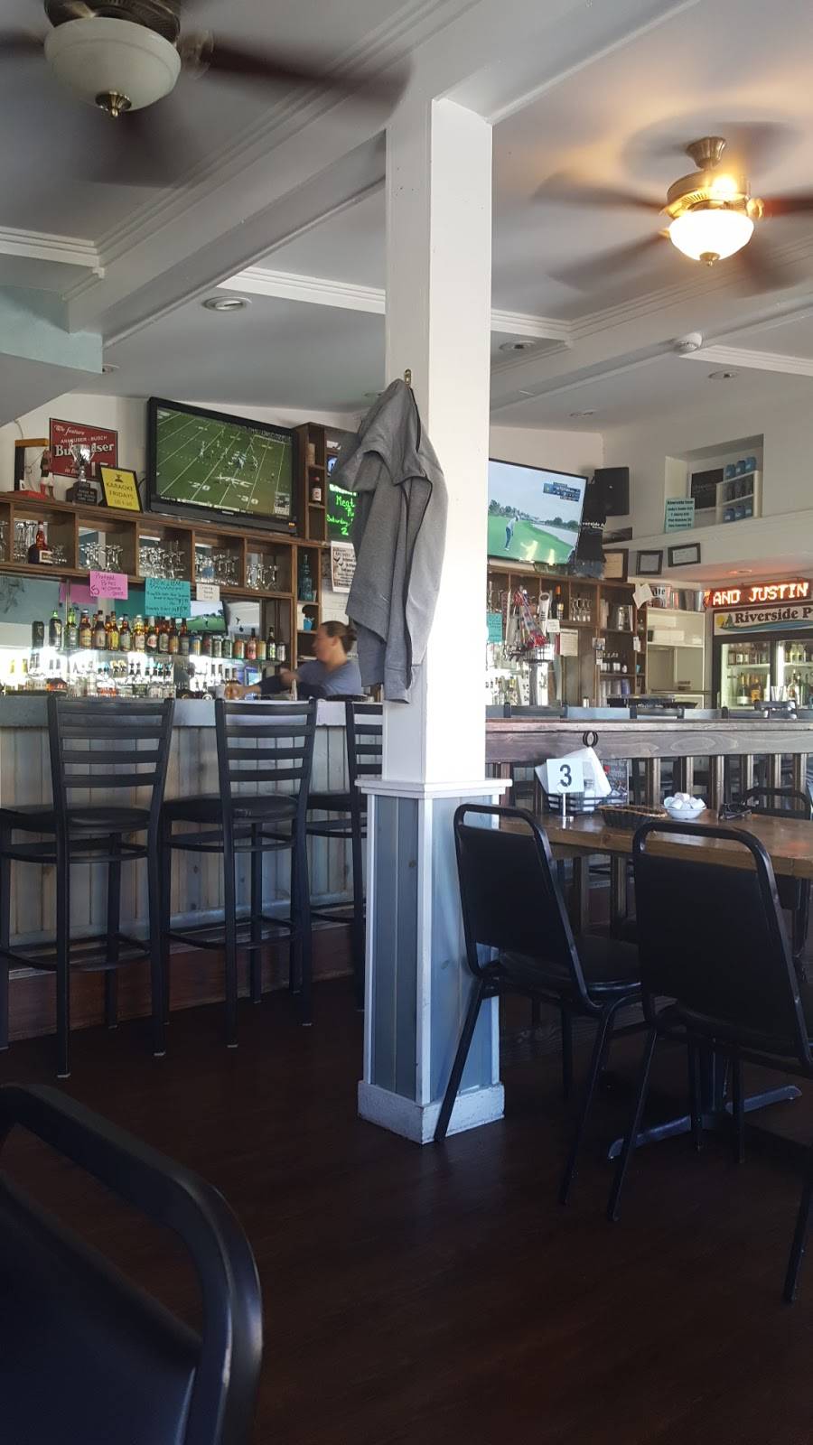 Riverside Pub | restaurant | 1625 IL-176, Crystal Lake, IL 60014, USA | 8154446200 OR +1 815-444-6200