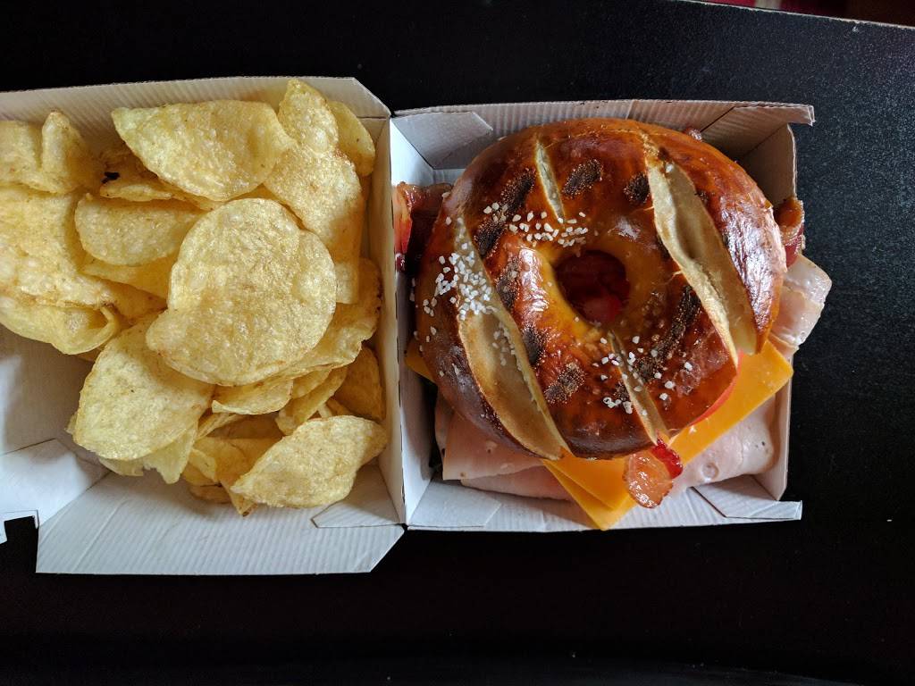 Tim Hortons | restaurant | 908 Fairport Rd, East Rochester, NY 14445, USA | 5855868350 OR +1 585-586-8350