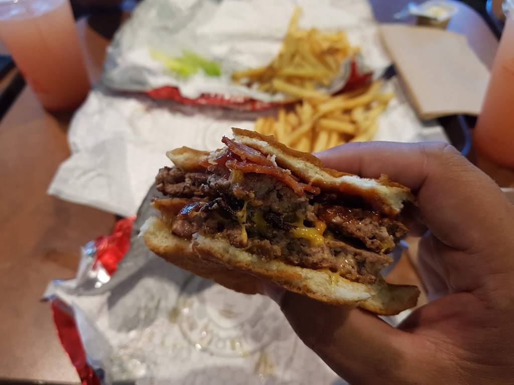 Wendys | restaurant | 100 5th Ave, Orangeville, ON L9W 5E8, Canada | 5199424075 OR +1 519-942-4075