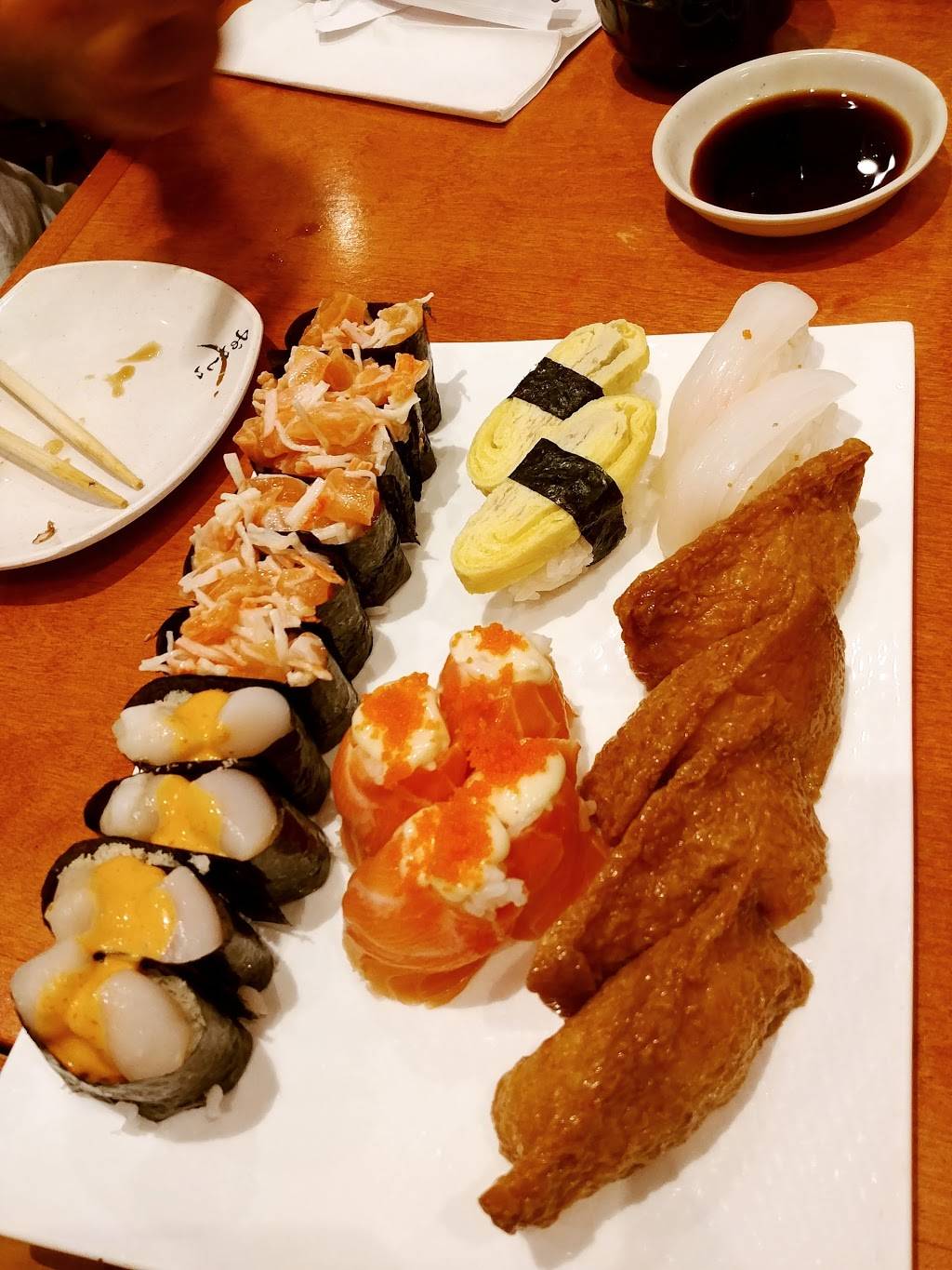 Echo Sushi | restaurant | 2036 Yonge St, Toronto, ON M4S 1Z9, Canada | 4163228861 OR +1 416-322-8861