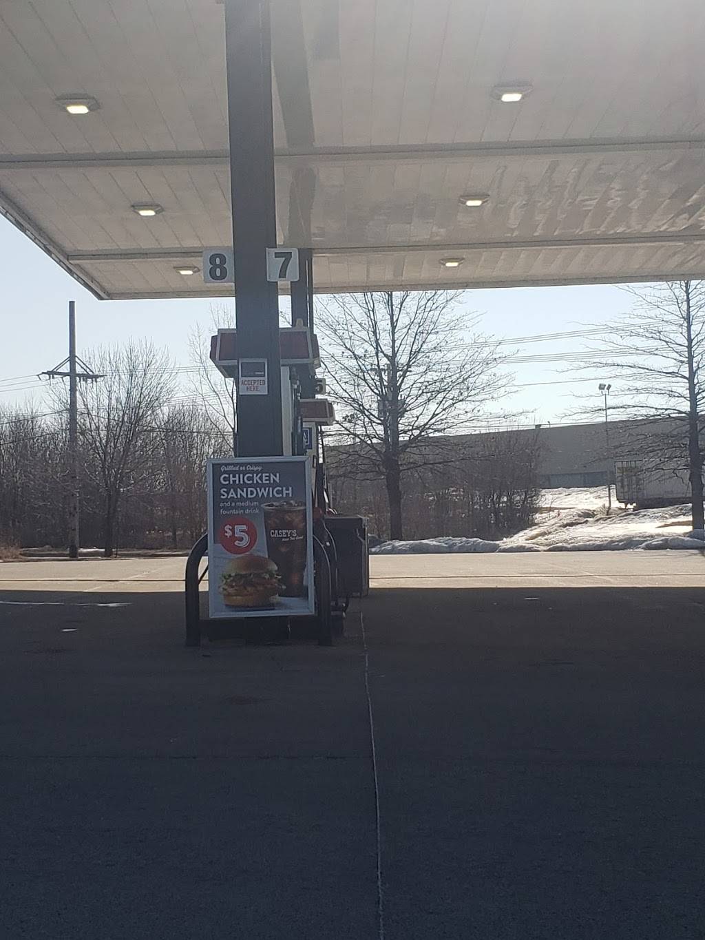 Caseys | meal takeaway | 130 41st Ave Dr SW, Cedar Rapids, IA 52404, USA | 3192471399 OR +1 319-247-1399
