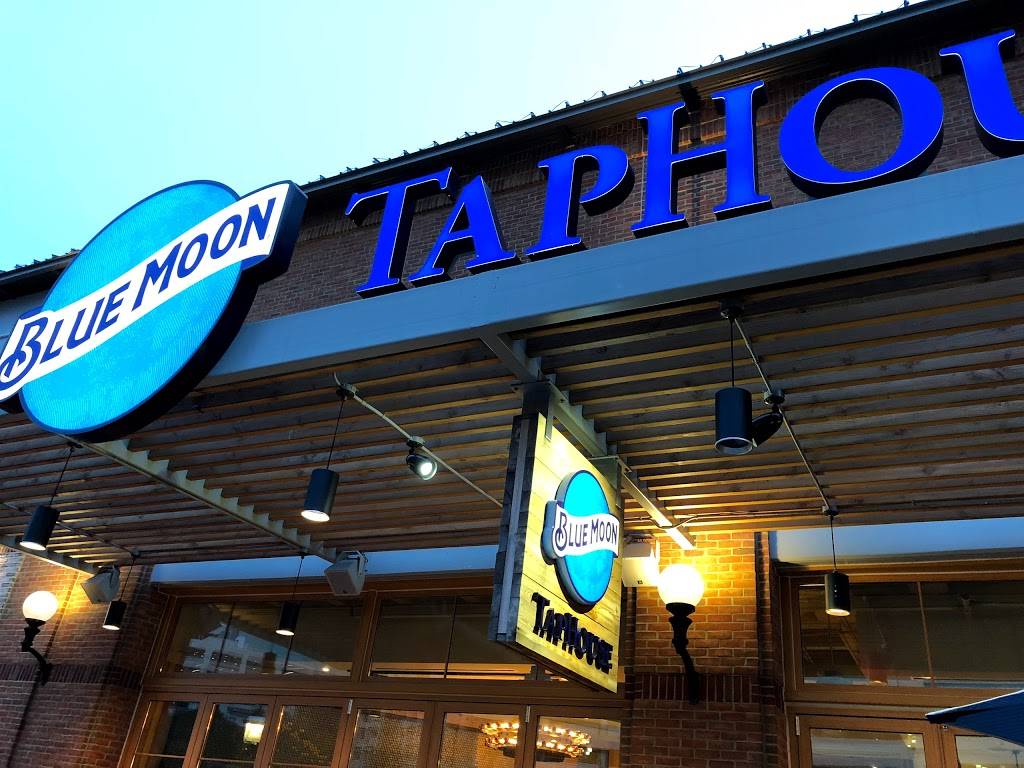 Blue Moon Taphouse | restaurant | 333 Waterside Dr #108, Norfolk, VA 23510, USA | 7574267433 OR +1 757-426-7433