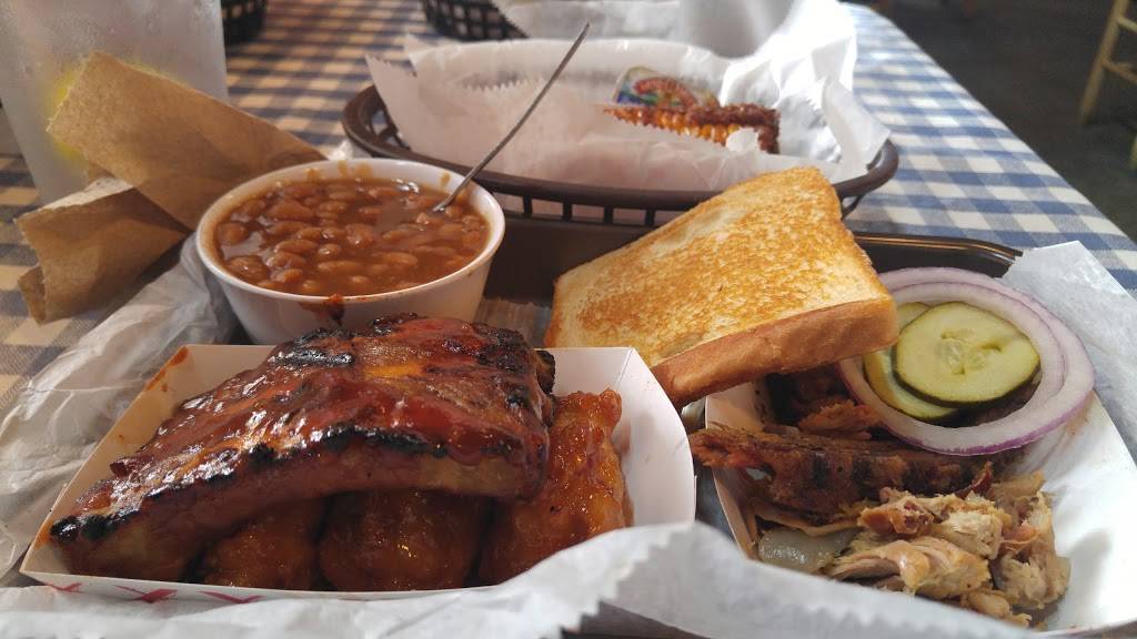 Marks Feed Store | restaurant | 10316 Dixie Hwy, Valley Station, KY 40272, USA | 5029337707 OR +1 502-933-7707