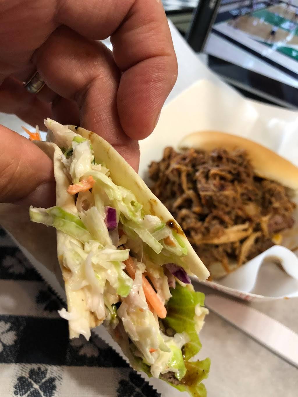 Up In Smoke BBQ | restaurant | 692 N Loudoun St, Winchester, VA 22601, USA | 5404505903 OR +1 540-450-5903