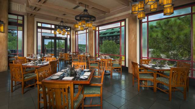 Story Book Dining at Artist Point with Snow White | restaurant | 901 Timberline Dr, Orlando, FL 32830, USA | 4078243200 OR +1 407-824-3200