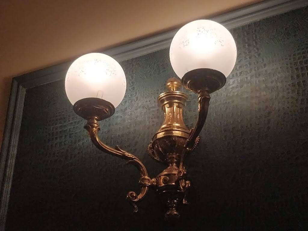 Lisbon Cafe | restaurant | 399 Jericho Turnpike, Jericho, NY 11753, USA | 5163644641 OR +1 516-364-4641