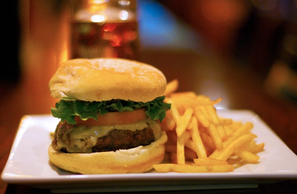 Porters Bar and Grill | restaurant | 173 Portland St, Boston, MA 02114, USA | 6177427678 OR +1 617-742-7678