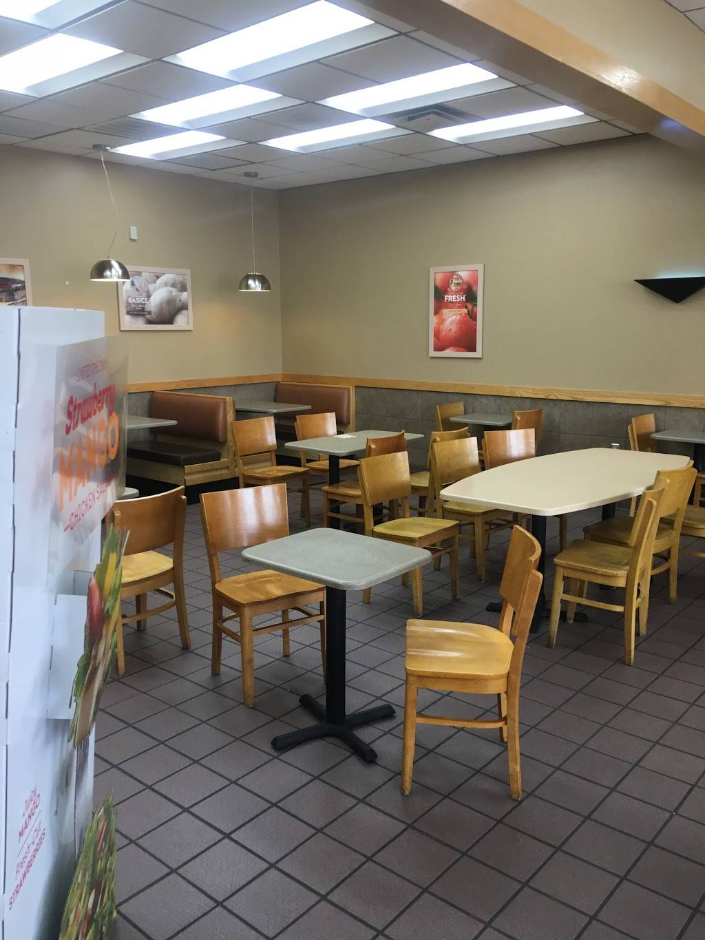 Wendys | restaurant | 713 Oakland Cir, Raphine, VA 24472, USA | 5403775587 OR +1 540-377-5587