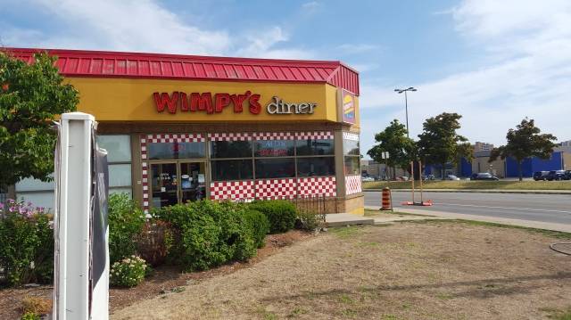 Wimpys Diner | restaurant | 771 Queenston Rd, Hamilton, ON L8G 1A1, Canada | 9055603777 OR +1 905-560-3777