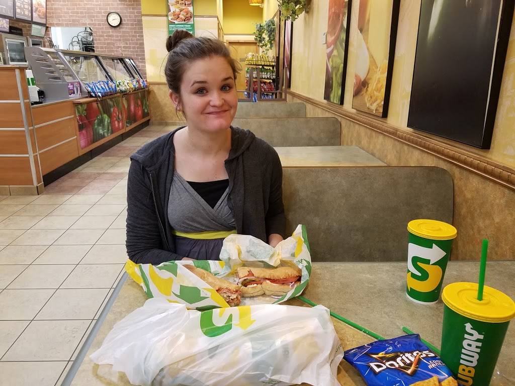 Subway Restaurants | restaurant | 214 Crossings Blvd, Elverson, PA 19520, USA | 6109131150 OR +1 610-913-1150