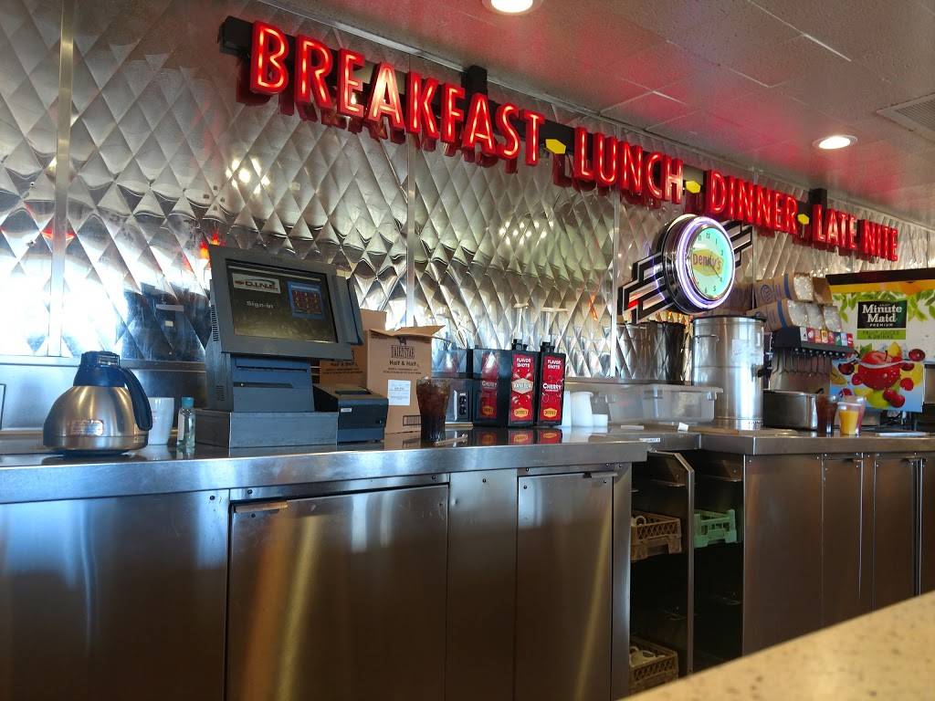 Dennys | restaurant | 1255 De La Torre St, Salinas, CA 93905, USA | 8314249551 OR +1 831-424-9551