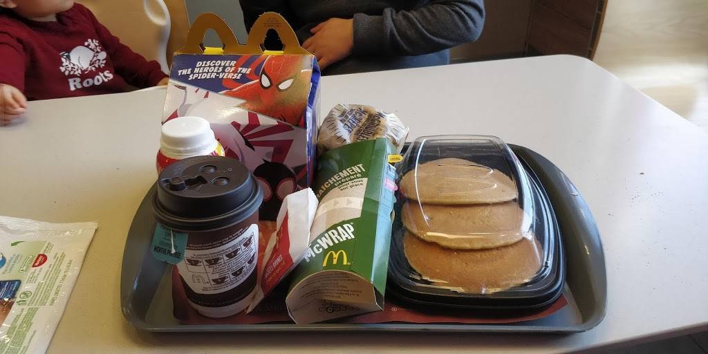 McDonalds | cafe | 229 Earl Stewart Dr, Aurora, ON L4G 6V5, Canada | 9058414363 OR +1 905-841-4363