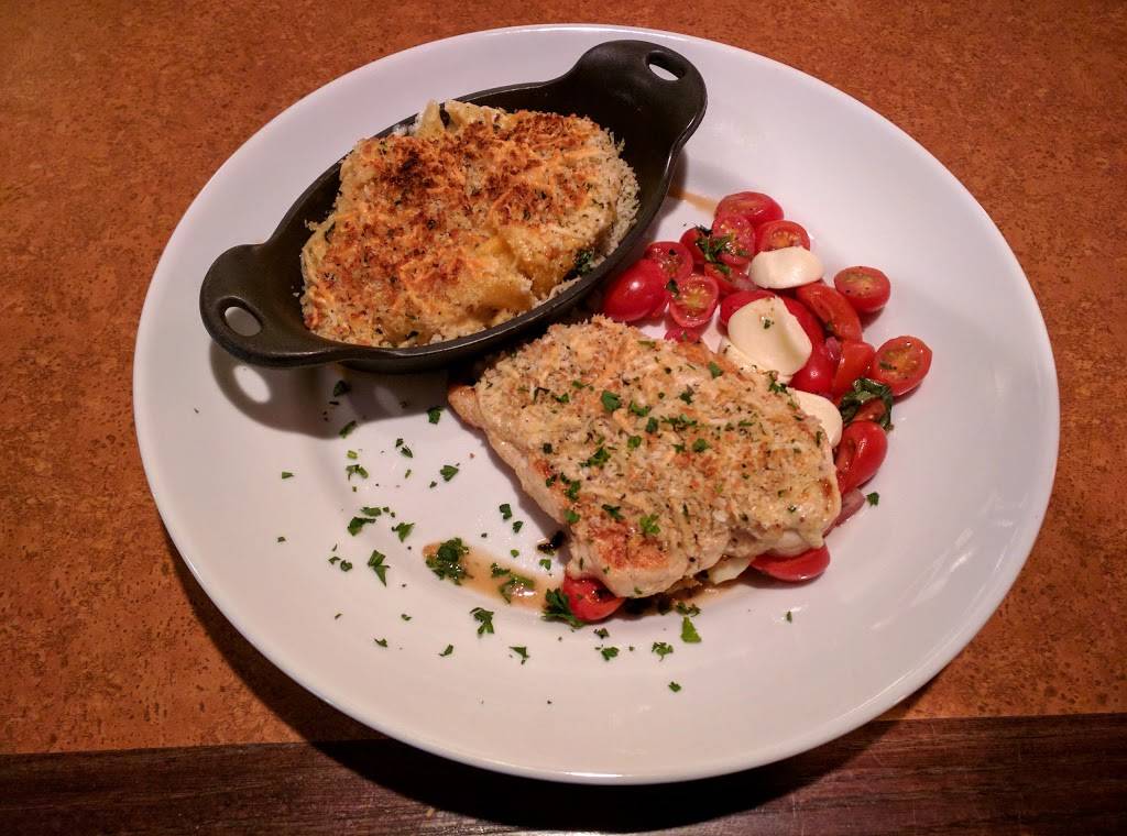 TGI Fridays | restaurant | 501 W Washington Street, Indianapolis, IN 46204, USA | 3176858443 OR +1 317-685-8443