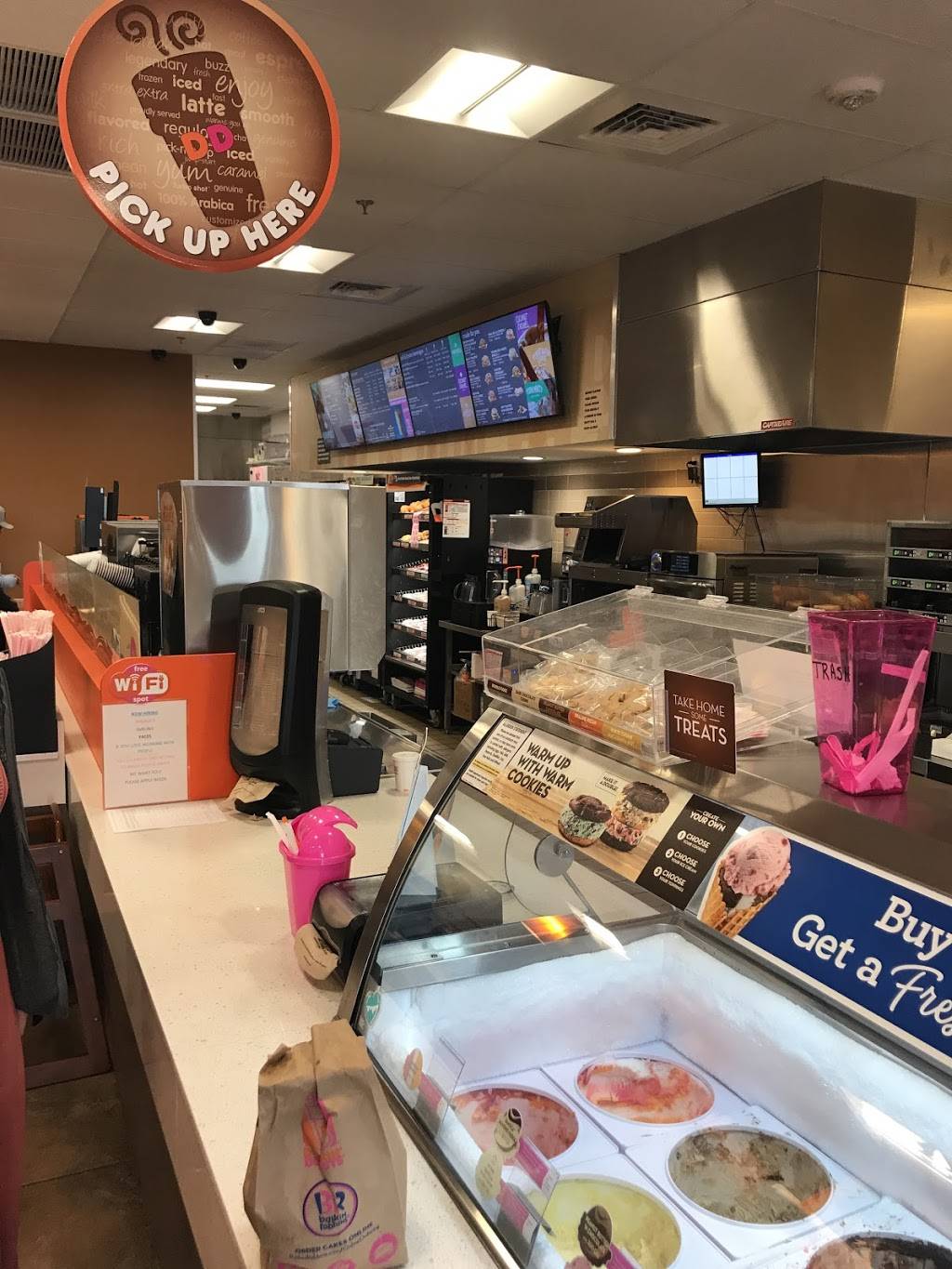 Dunkin | cafe | 3302 E Bay Dr, Holmes Beach, FL 34217, USA | 9412420260 OR +1 941-242-0260