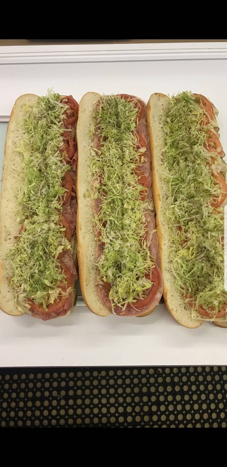 Riccis Hoagies Germantown Avenue | restaurant | 2613 Germantown Ave, Philadelphia, PA 19133, USA | 2152782449 OR +1 215-278-2449