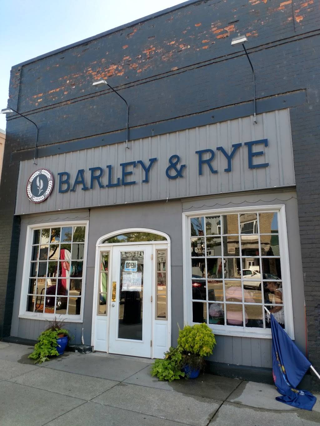 Barley & Rye | restaurant | 107 W Ludington Ave, Ludington, MI 49431, USA | 2314254390 OR +1 231-425-4390