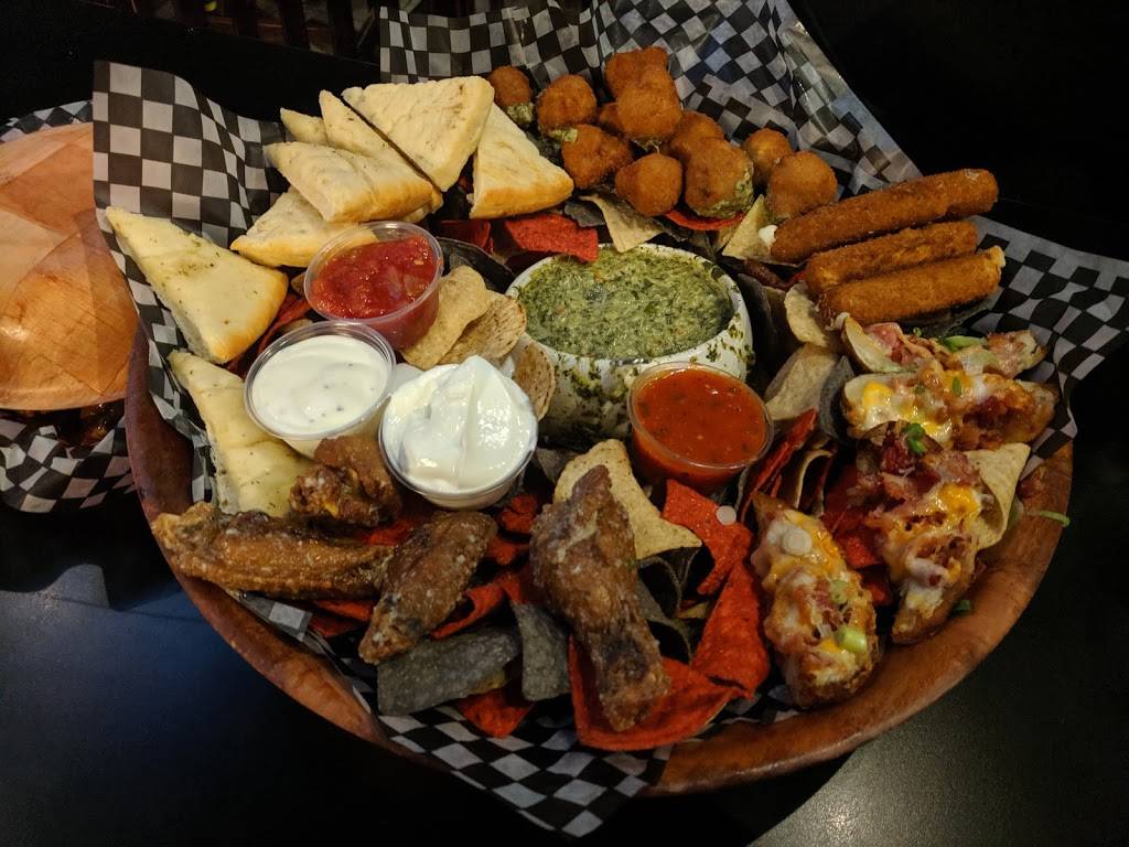 Howl At The Moon | restaurant | 1271 Victoria St N, Kitchener, ON N2B 3E1, Canada | 5195787205 OR +1 519-578-7205