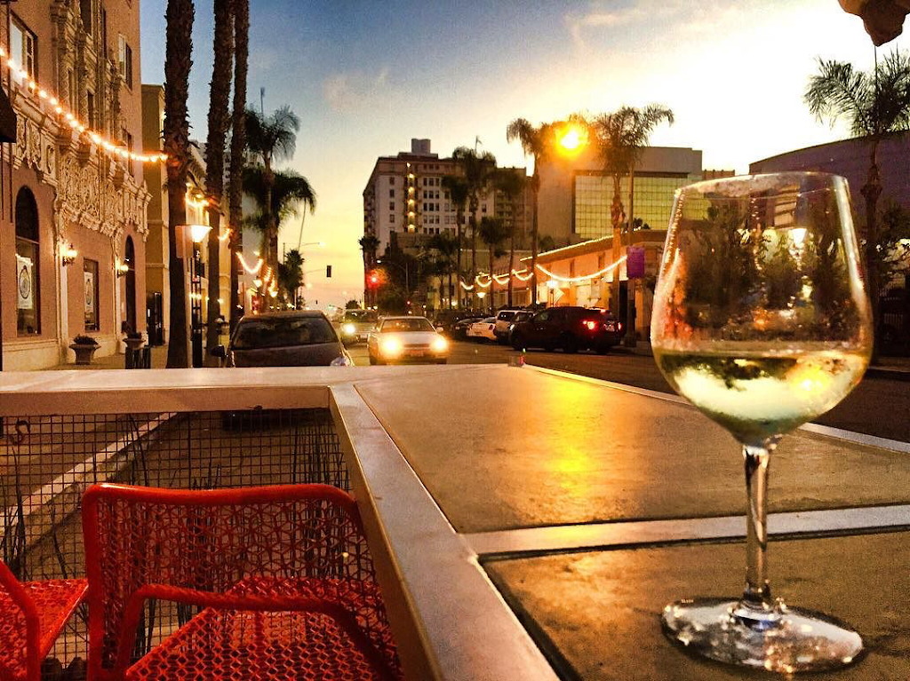 District Wine | restaurant | 144 Linden Ave, Long Beach, CA 90802, USA | 5626120411 OR +1 562-612-0411