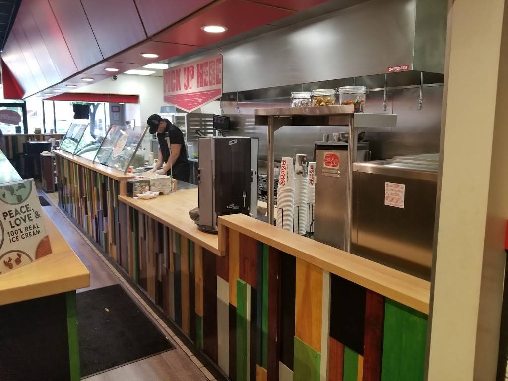 MOOYAH Burgers, Fries & Shakes | restaurant | 1943 Palmer Ave, Larchmont, NY 10538, USA | 9146307810 OR +1 914-630-7810