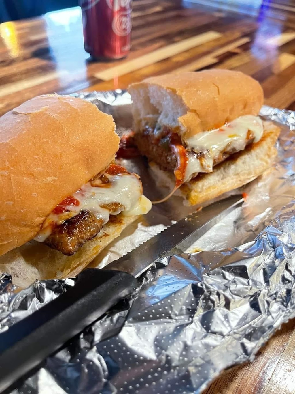 The broken spoke bar and grill | restaurant | 3925 E 14th St, Des Moines, IA 50313, USA | 5152071842 OR +1 515-207-1842