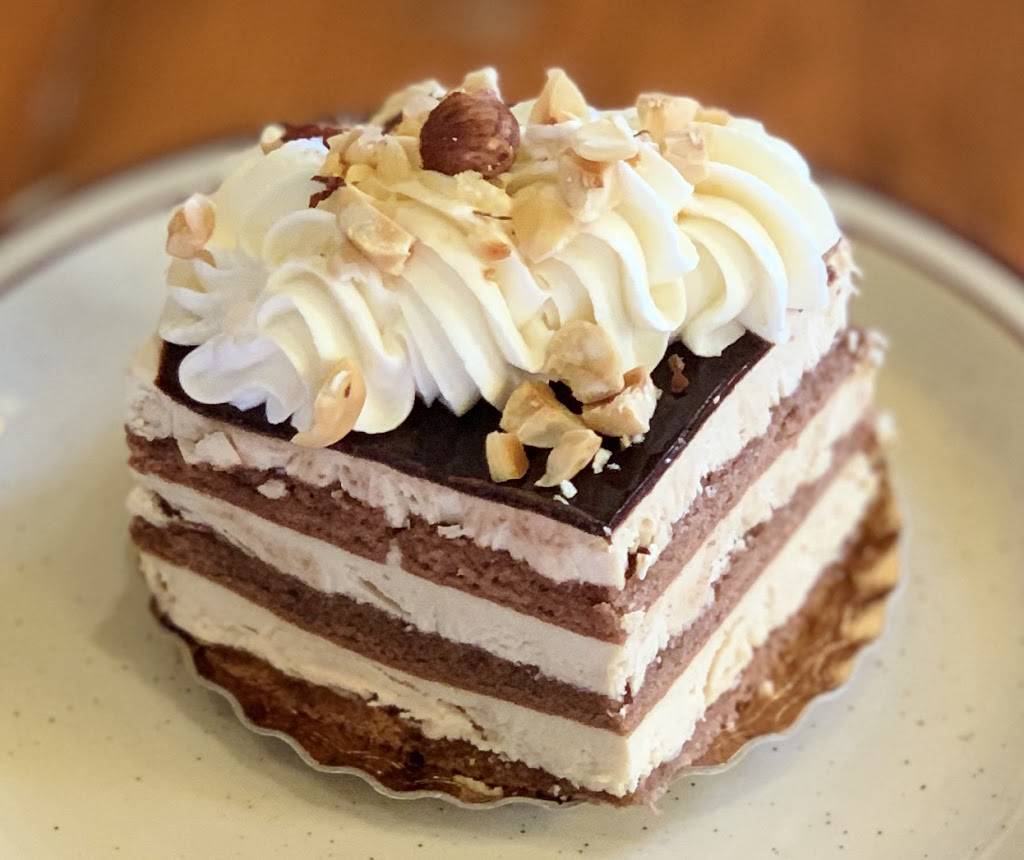 Caffé Mezza Luna | cafe | 240 Capistrano Rd, Half Moon Bay, CA 94019, USA | 6505600137 OR +1 650-560-0137