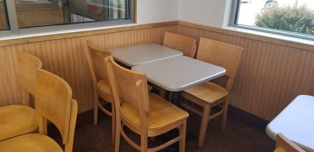 Wendys | restaurant | 280 Larkfield Rd, East Northport, NY 11731, USA | 6312615736 OR +1 631-261-5736