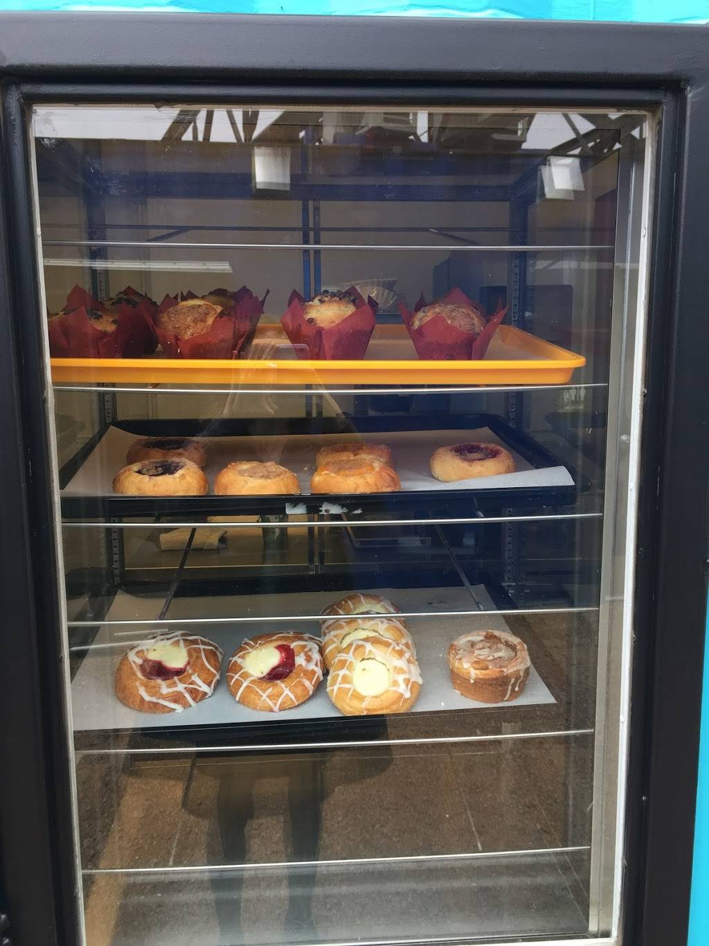 Kolache Korner | restaurant | 1081 S Akard St, Dallas, TX 75215, USA | 2142586330 OR +1 214-258-6330