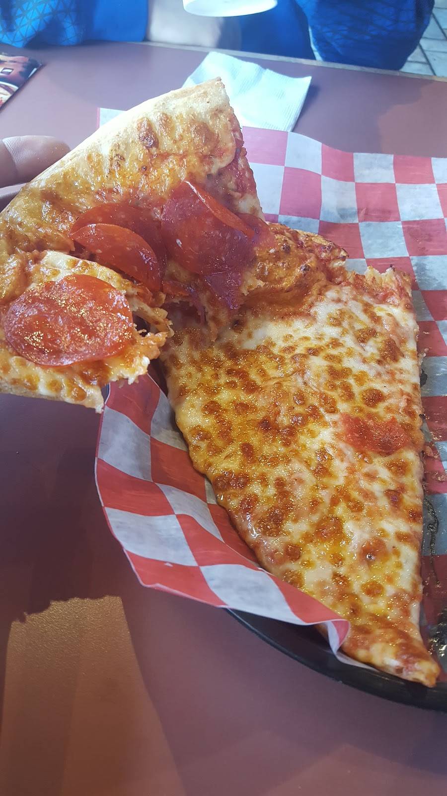 Basils Pizza | restaurant | 208 N Frederick Ave, Gaithersburg, MD 20877, USA | 3012088107 OR +1 301-208-8107