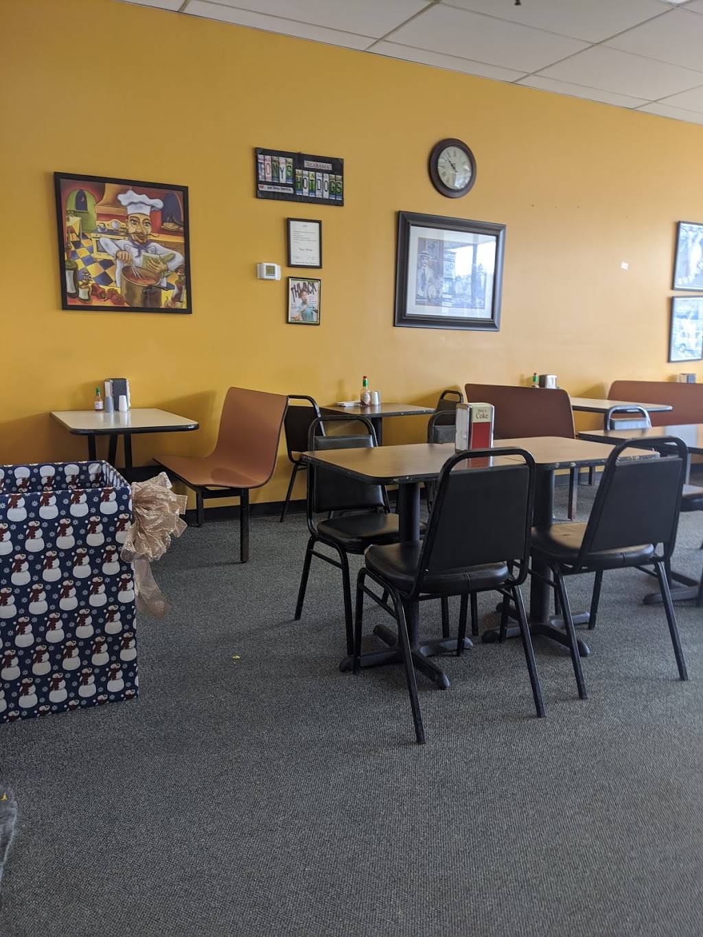 Tonys Hot Dogs | restaurant | 1922 Montgomery Hwy, Birmingham, AL 35244, USA | 2059883236 OR +1 205-988-3236