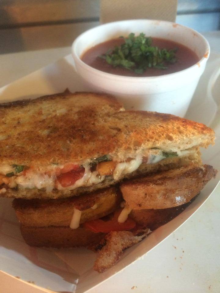 Lil Cheezers | restaurant | Mobile, Louisville, KY 40214, USA | 5029393972 OR +1 502-939-3972