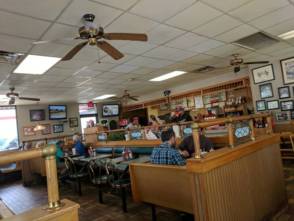 Byrons Smokehouse | restaurant | 436 Opelika Rd, Auburn, AL 36830, USA | 3348879981 OR +1 334-887-9981