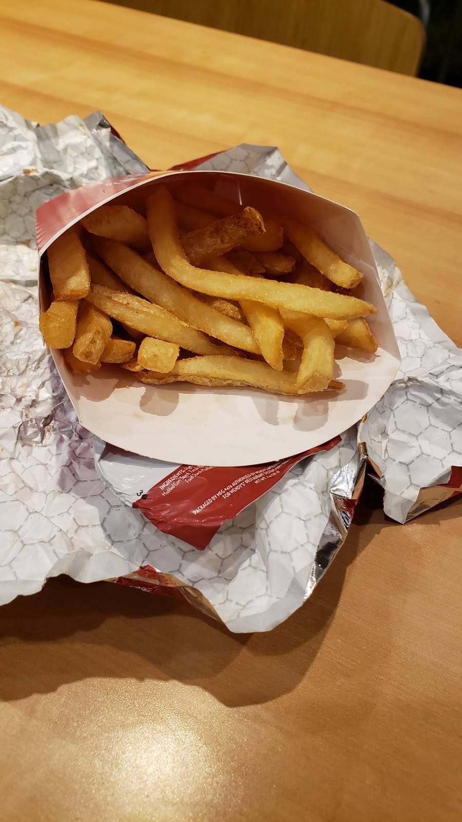 Wendys | restaurant | 860 W Henderson Ave, Porterville, CA 93257, USA | 5597815592 OR +1 559-781-5592