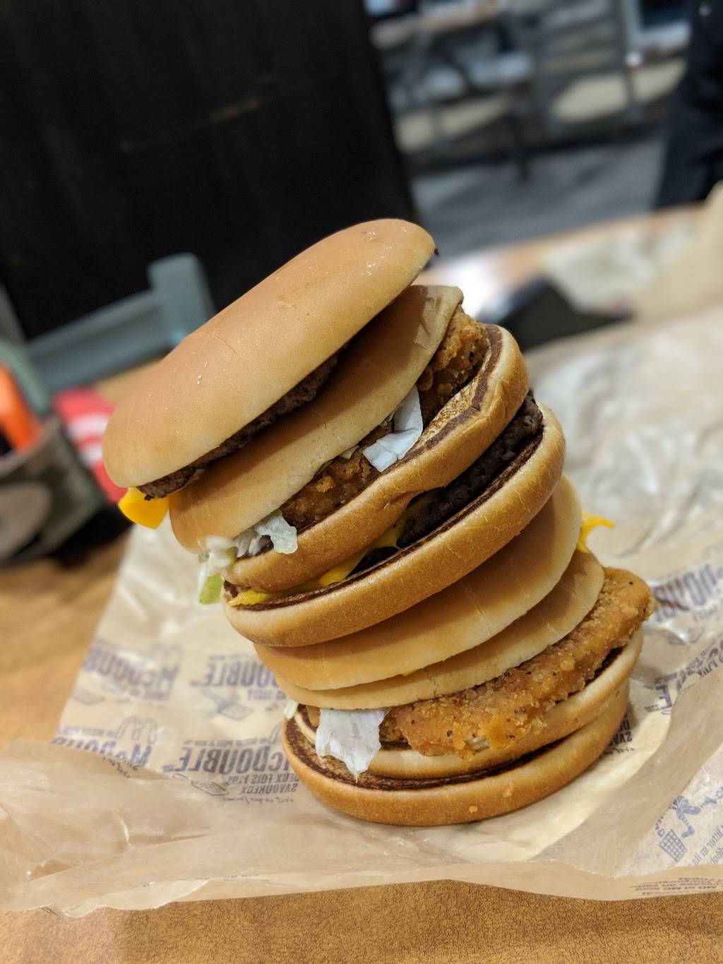 McDonalds | cafe | 1890 Avenue Rd, Toronto, ON M5M 3Z8, Canada | 4167837562 OR +1 416-783-7562