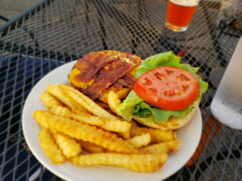 Barley Johns Brew Pub | restaurant | 781 Old Hwy 8 SW, New Brighton, MN 55112, USA | 6516364670 OR +1 651-636-4670