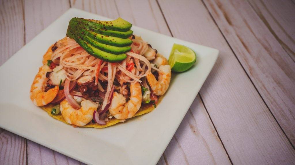 La Perla | restaurant | 11290 Trussum Pond Rd, Laurel, DE 19956, USA | 3022806647 OR +1 302-280-6647