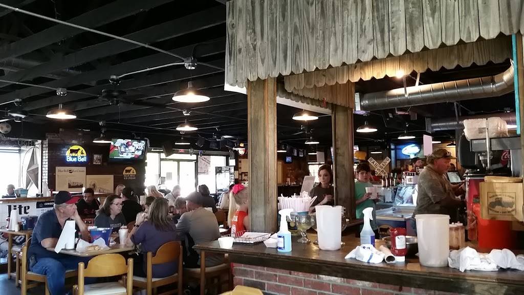 Grumps Burgers | restaurant | 1704 N Main St, Cleburne, TX 76033, USA | 8177742874 OR +1 817-774-2874