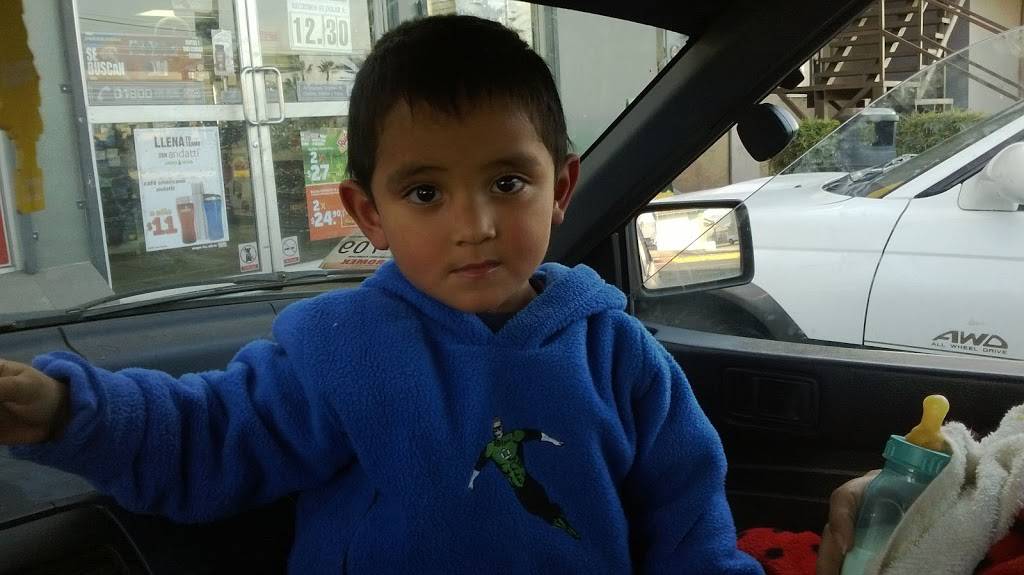 Pizza Caliente | restaurant | Inglaterra 609, Las Lomitas, 22810 Ensenada, B.C., Mexico | 016461749853 OR +52 646 174 9853