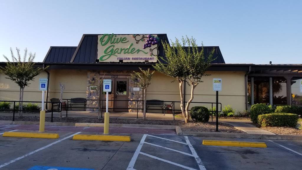 Olive Garden Italian Restaurant | meal takeaway | 10212 Emmett F Lowry Expy, Texas City, TX 77591, USA | 4099867471 OR +1 409-986-7471