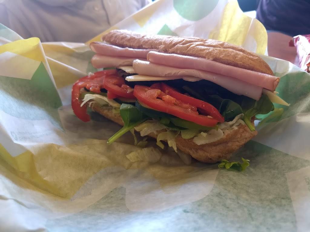 Subway Restaurants | restaurant | 15925 Pioneer Blvd, Norwalk, CA 90650, USA | 5628605544 OR +1 562-860-5544