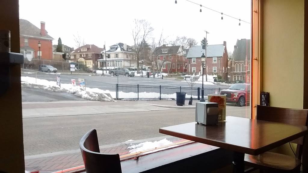 Mollys Pizza and Chicken | restaurant | 1525 Potomac Ave, Pittsburgh, PA 15216, USA | 4123413111 OR +1 412-341-3111