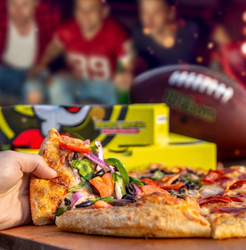 Hungry Howies Pizza | restaurant | 1533 E Lafayette St, Detroit, MI 48207, USA | 3134844800 OR +1 313-484-4800