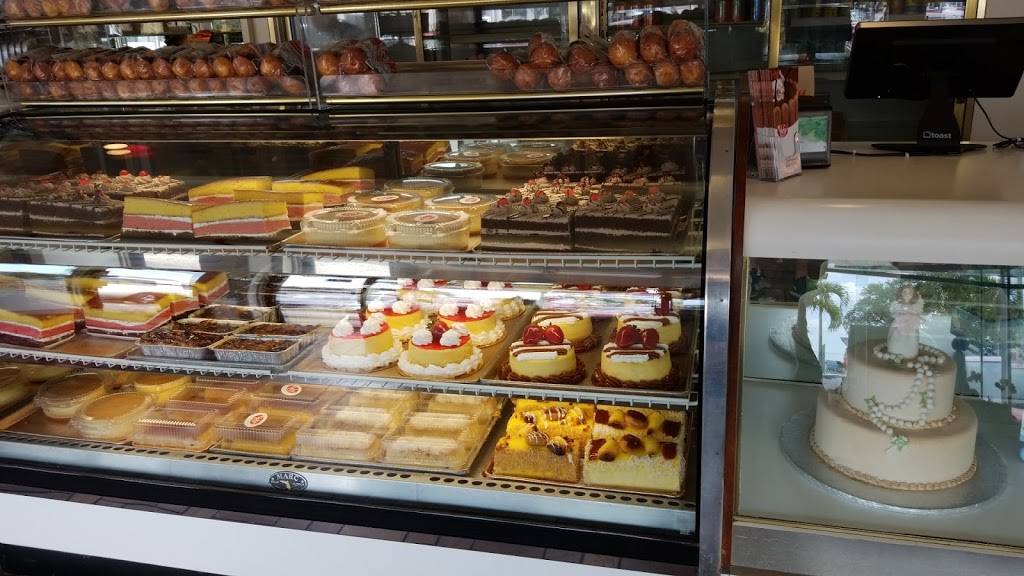 Vicky Bakery | bakery | 445 E 49th St, Hialeah, FL 33013, USA | 3056813222 OR +1 305-681-3222