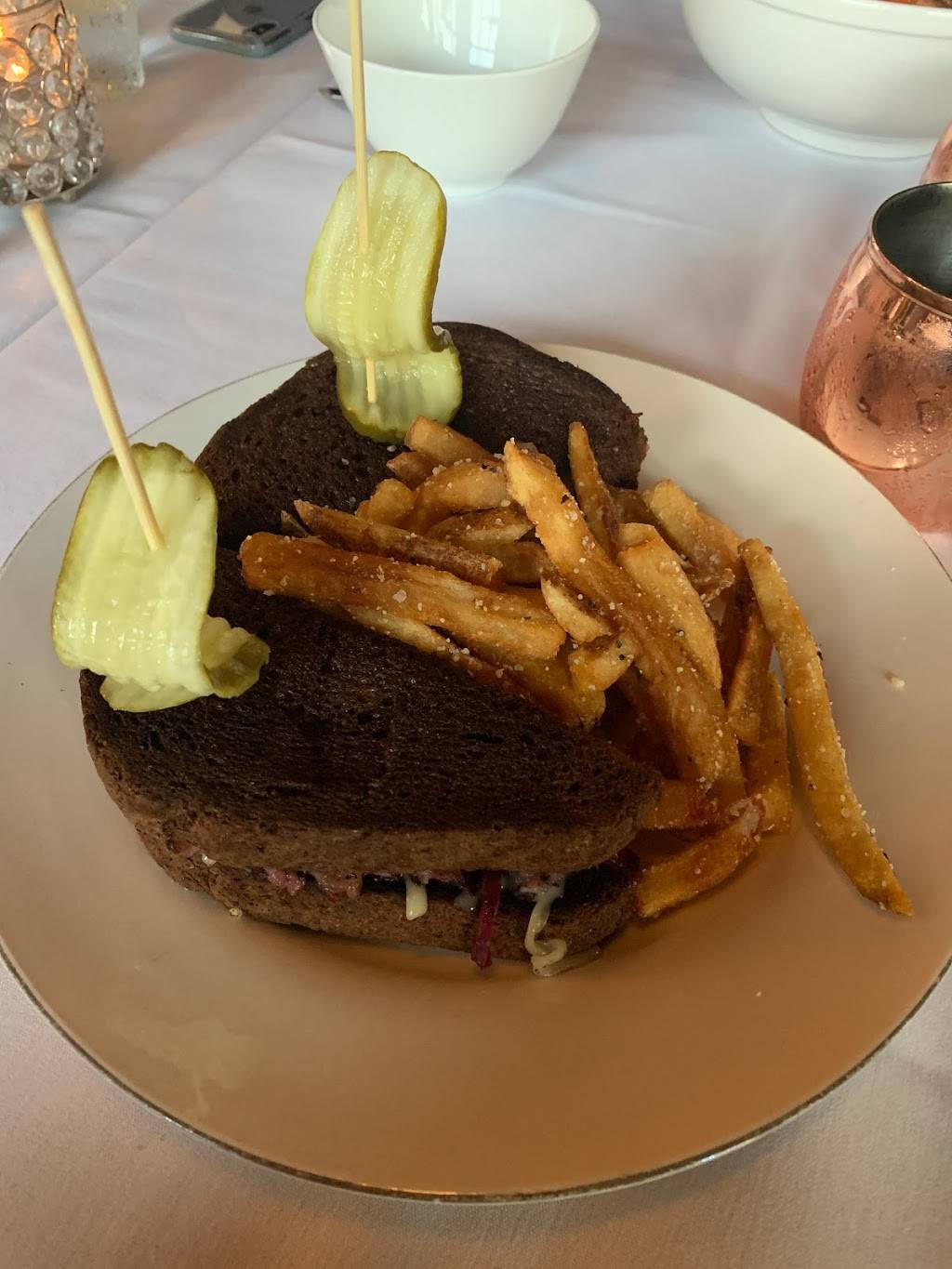 M | restaurant | 209 10th Ave S #223, Nashville, TN 37203, USA | 6156781591 OR +1 615-678-1591