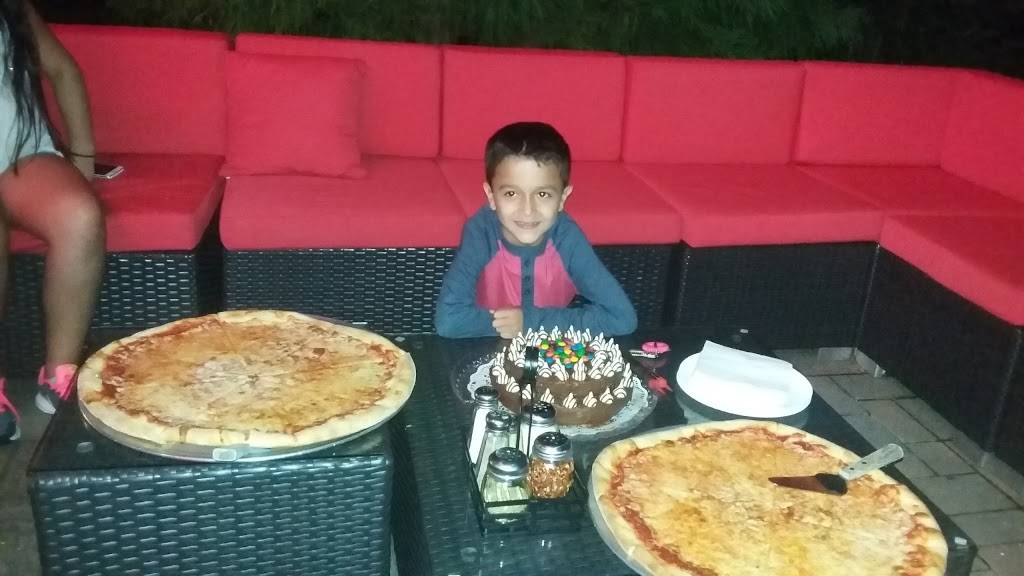 Roman Delight | restaurant | 255 E Street Rd, Warminster, PA 18974, USA | 2159576465 OR +1 215-957-6465