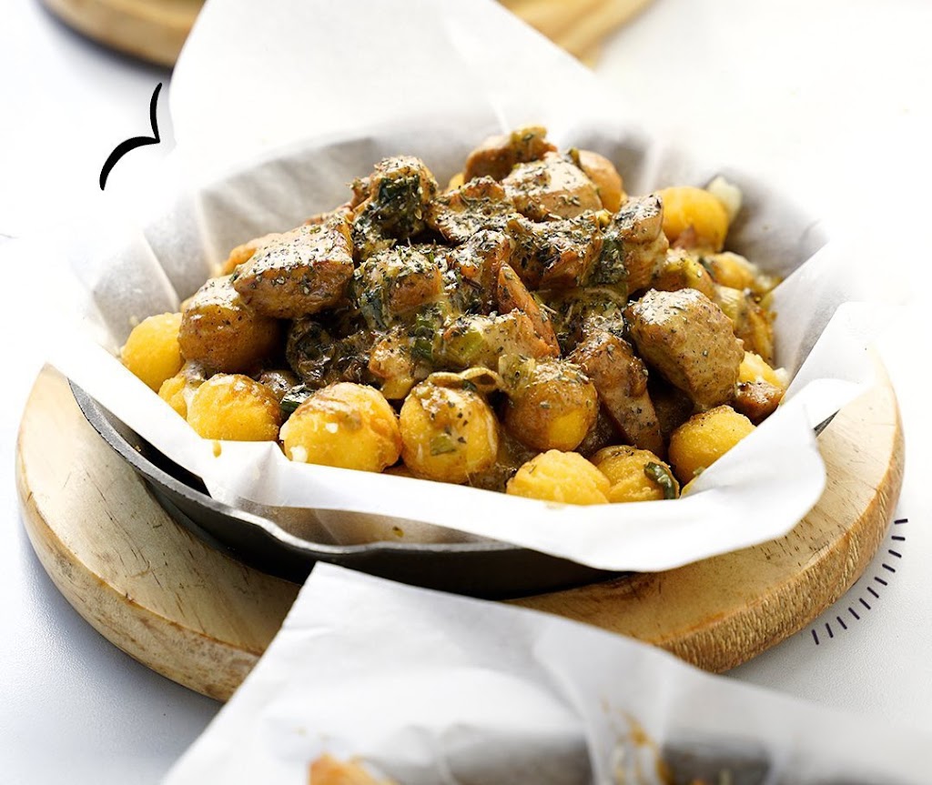 Friesy | restaurant | 2628 N Fair Oaks Ave, Tucson, AZ 85712, USA | 5202547333 OR +1 520-254-7333