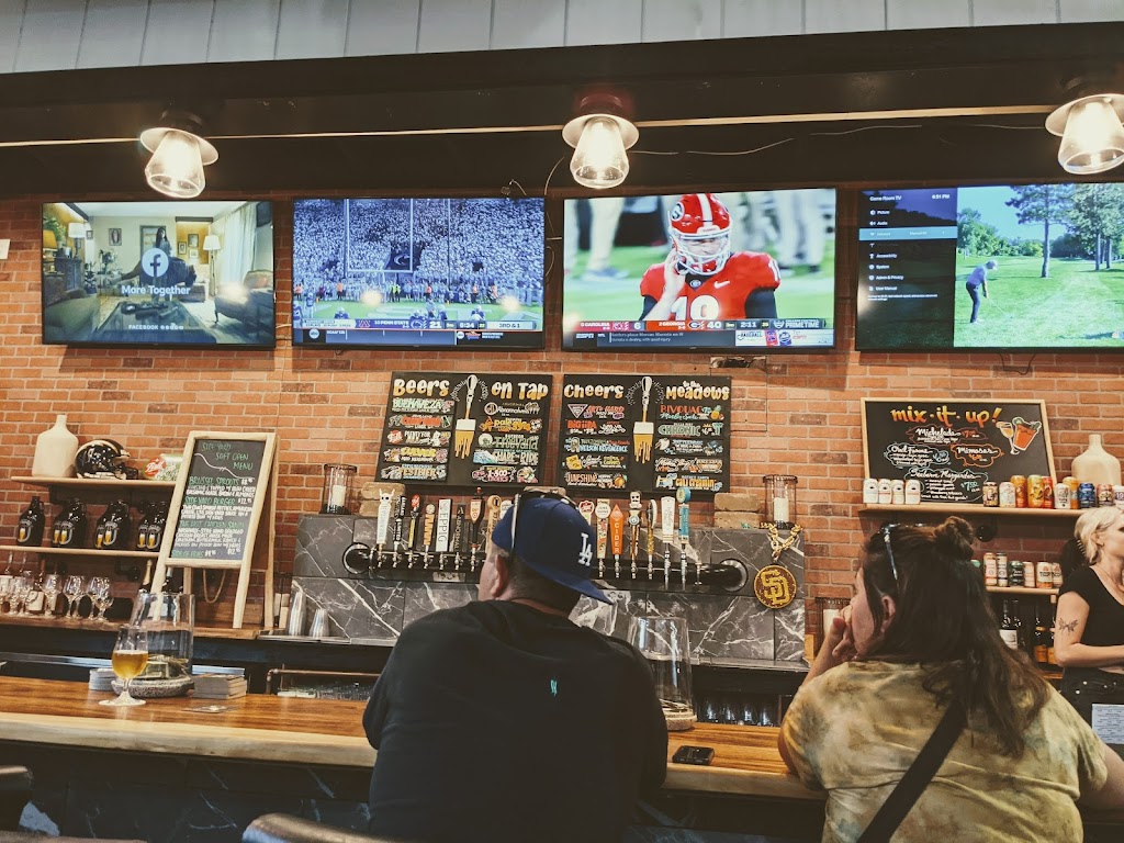 Side Yard Public House | restaurant | 10326 Meadow Glen Way E, Escondido, CA 92026, USA | 7602971051 OR +1 760-297-1051