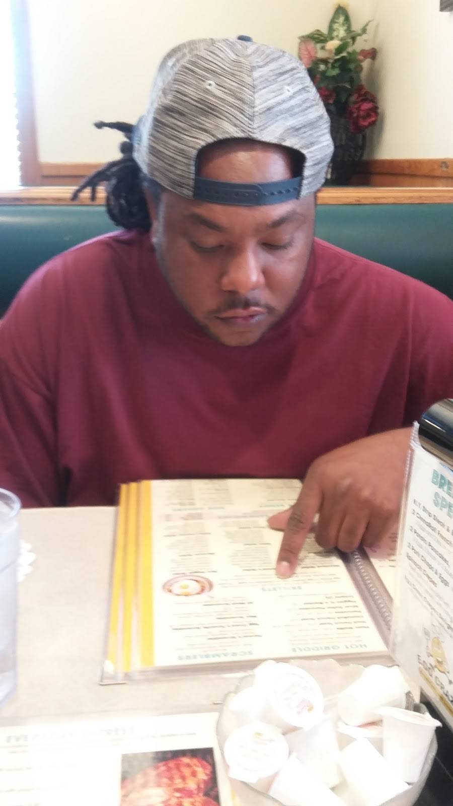 Toms Restaurant | restaurant | 894 Burnham Ave, Calumet City, IL 60409, USA | 7088682600 OR +1 708-868-2600