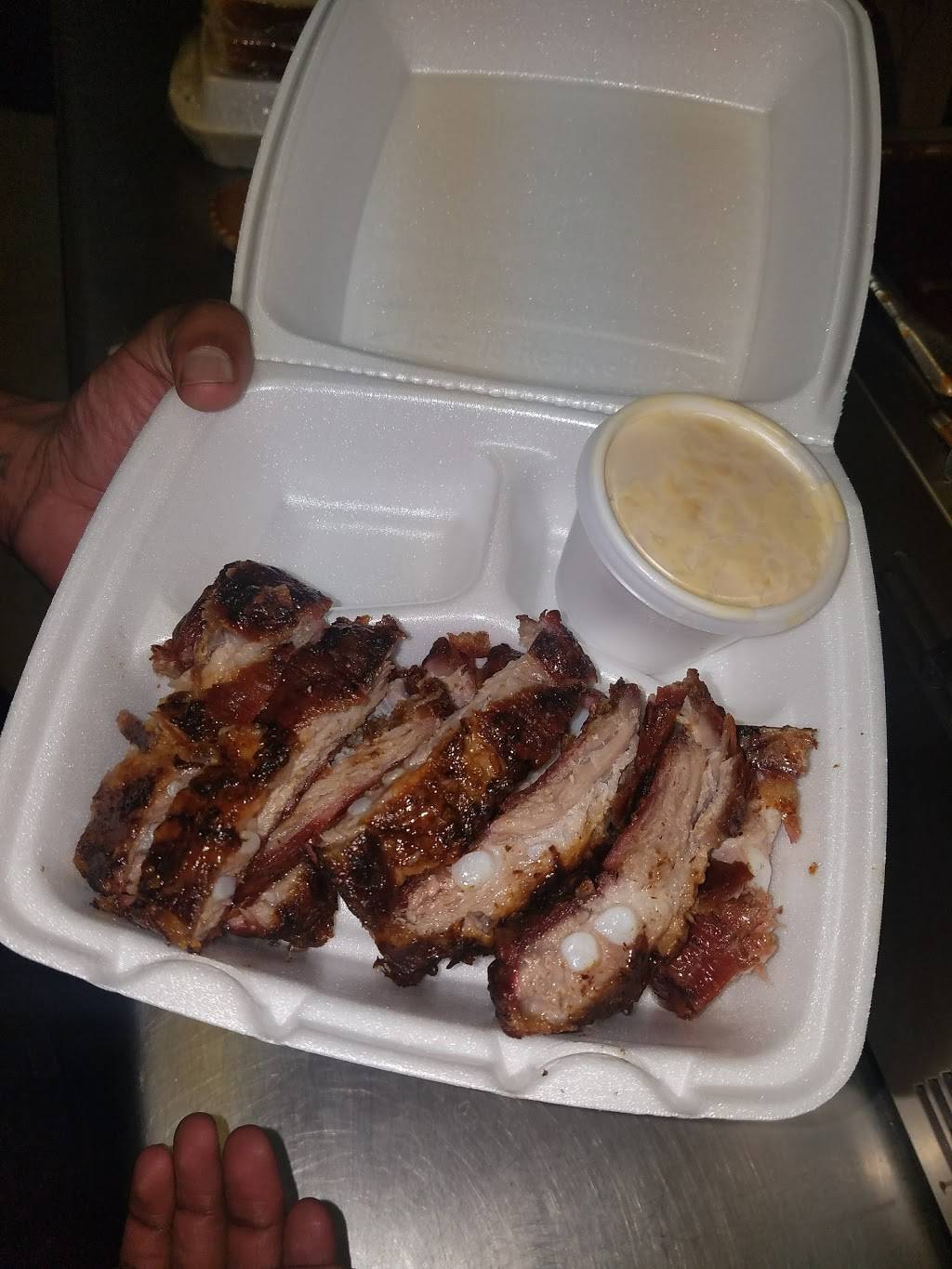 Bar-B-Q Heaven | restaurant | 877 30th Street, Indianapolis, IN 46205, USA | 3179256311 OR +1 317-925-6311