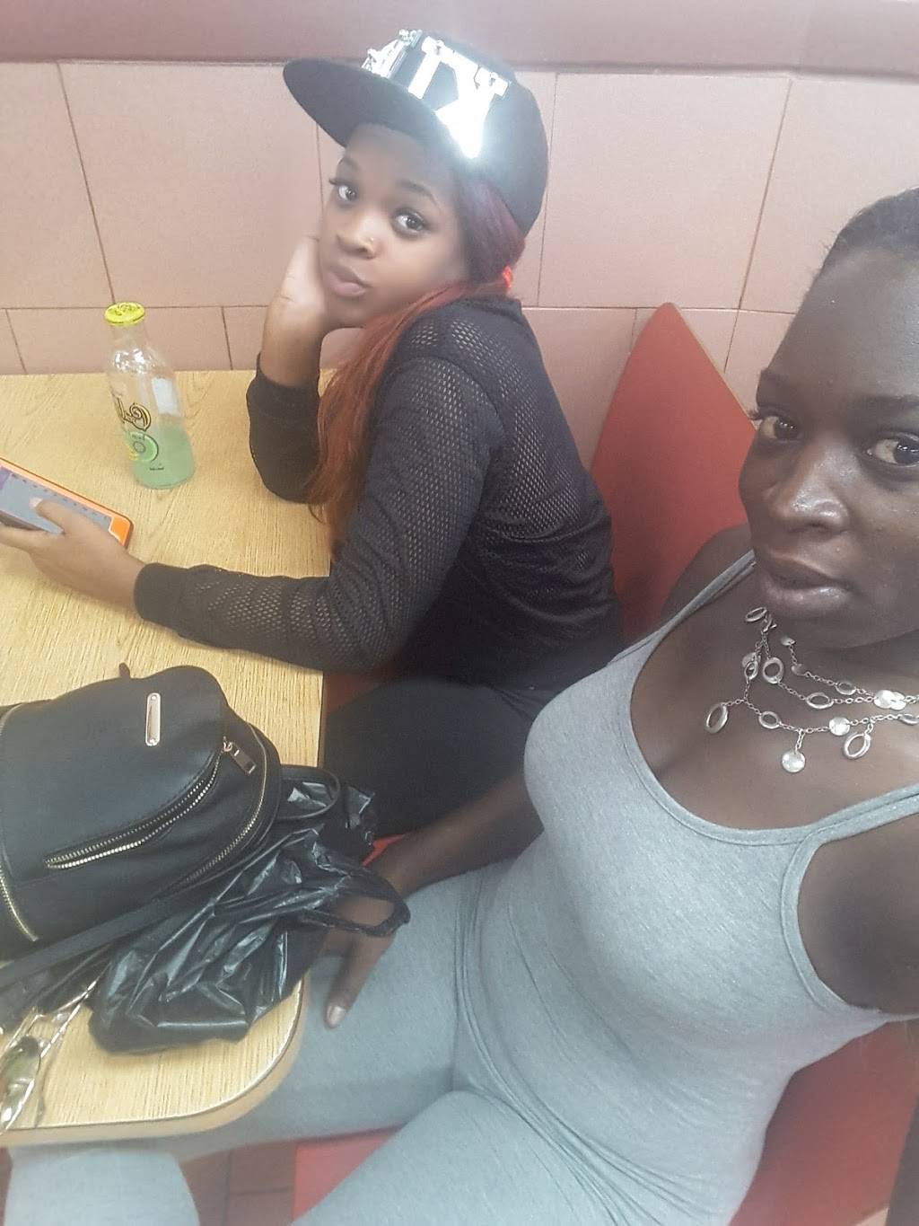 Steve & Mike Pizzeria | restaurant | 603 Sutter Ave, Brooklyn, NY 11207, USA | 7184985566 OR +1 718-498-5566